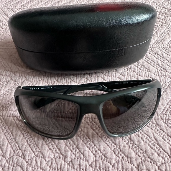 Prada Men’s Sunglasses - Picture 4 of 11